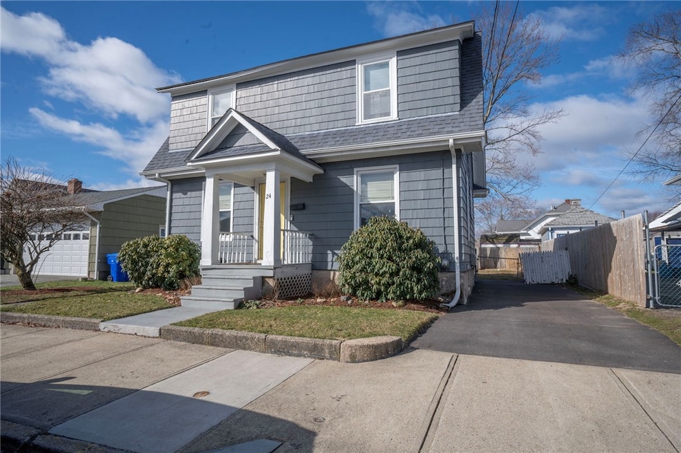 24 Bloodgood St, Pawtucket, RI 02861 - photo 1