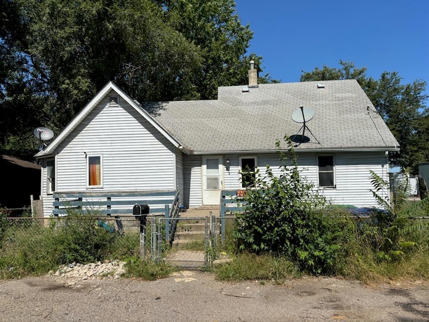 3010 Carr St, Des Moines, IA 50317 - photo 1