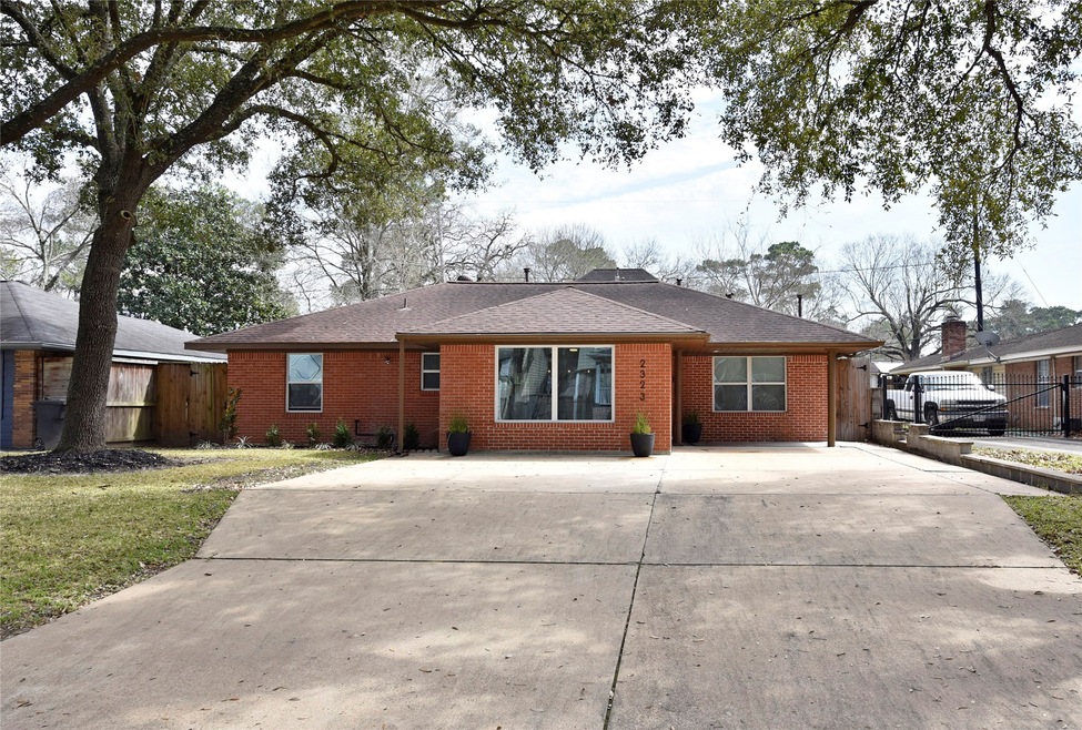 2323 Gardenia Dr, Houston, TX 77018 - photo 1