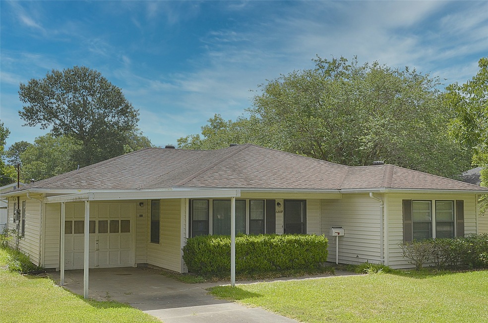 1209 Allen St, Rosenberg, TX 77471 - photo 1