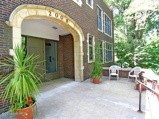 000-Exterior-128800-large