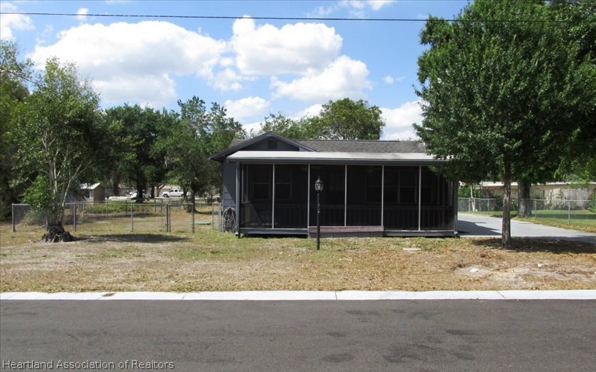 119 E Belleview St, Lake Placid, FL 33852 - photo 1