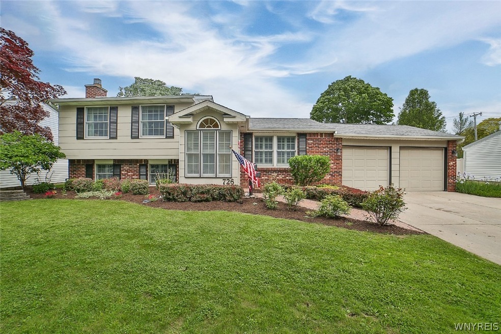 726 Wurlitzer Dr, North Tonawanda, NY 14120 - photo 1