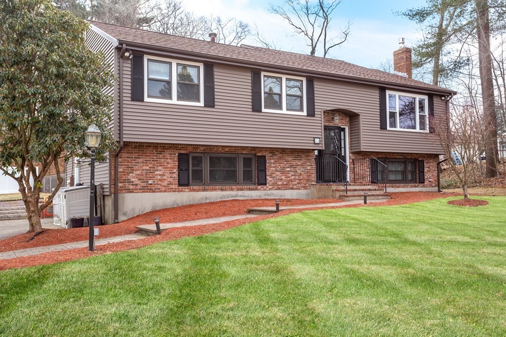21 Andrew Cir, Stoughton, MA 02072 - photo 1