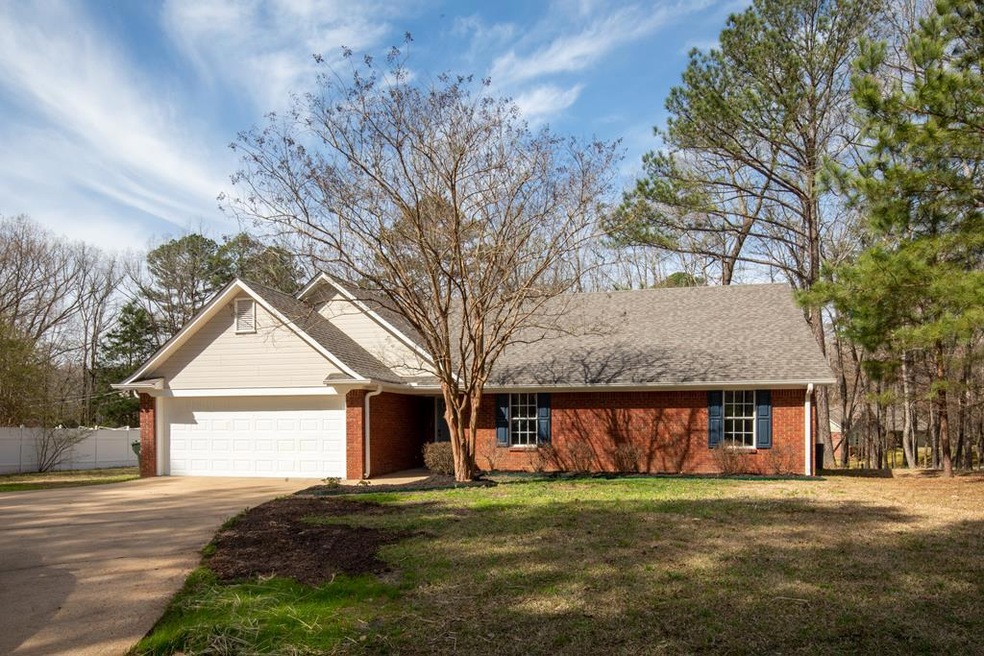 1927 College Hill Rd, Oxford, MS 38655 - photo 1