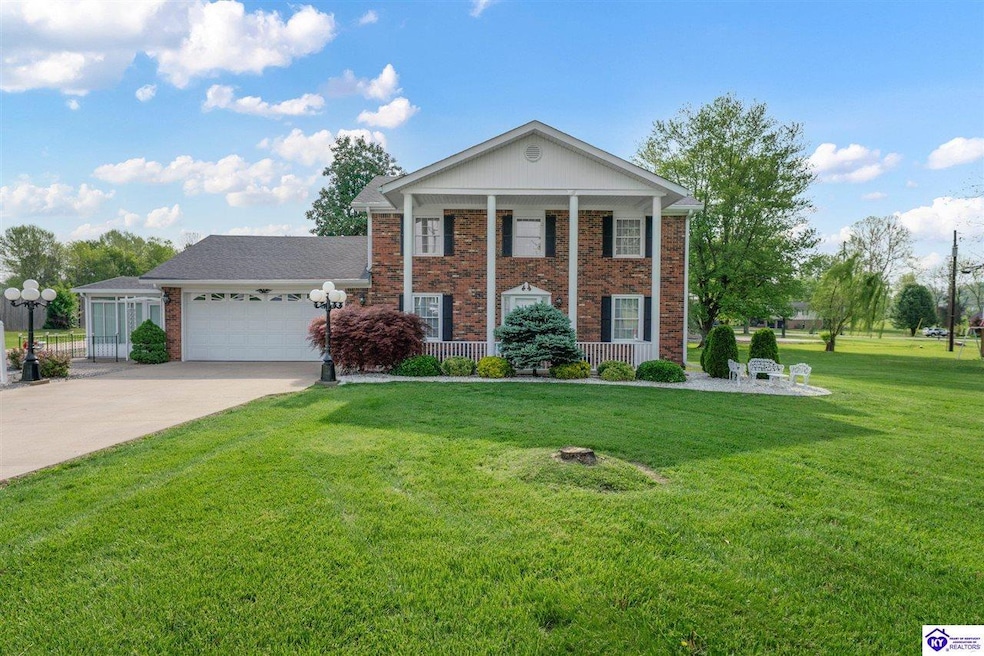 140 Fountain View Dr, Leitchfield, KY 42754 - photo 1