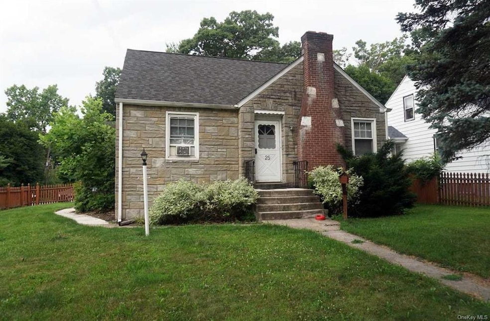 25 Lakeview Ave, Poughkeepsie, NY 12601 - photo 1