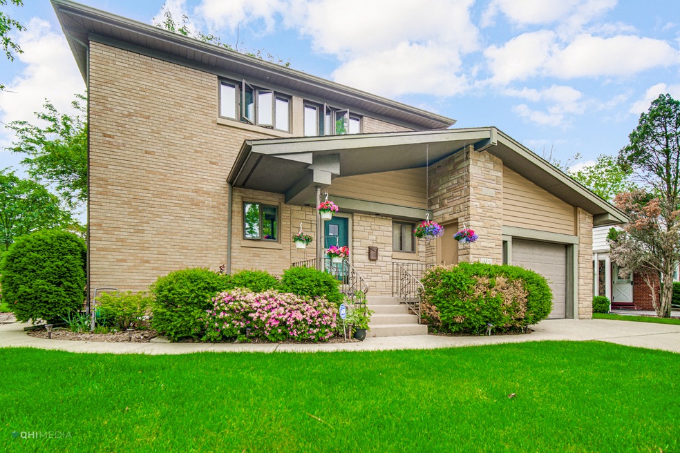 18531 Clyde Rd, Homewood, IL 60430 - photo 1