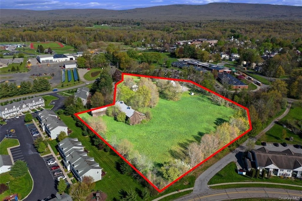 15 Kelly Ln, Pine Bush, NY 12566 - photo 1