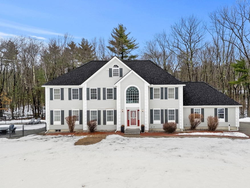 8 Felicia Dr, Newton, NH 03858 - photo 1