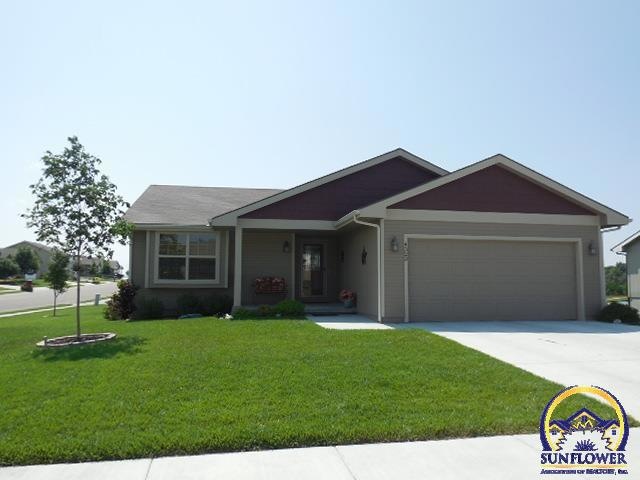 4323 SE Horseshoe Bend Dr, Topeka, KS 66609 - photo 1