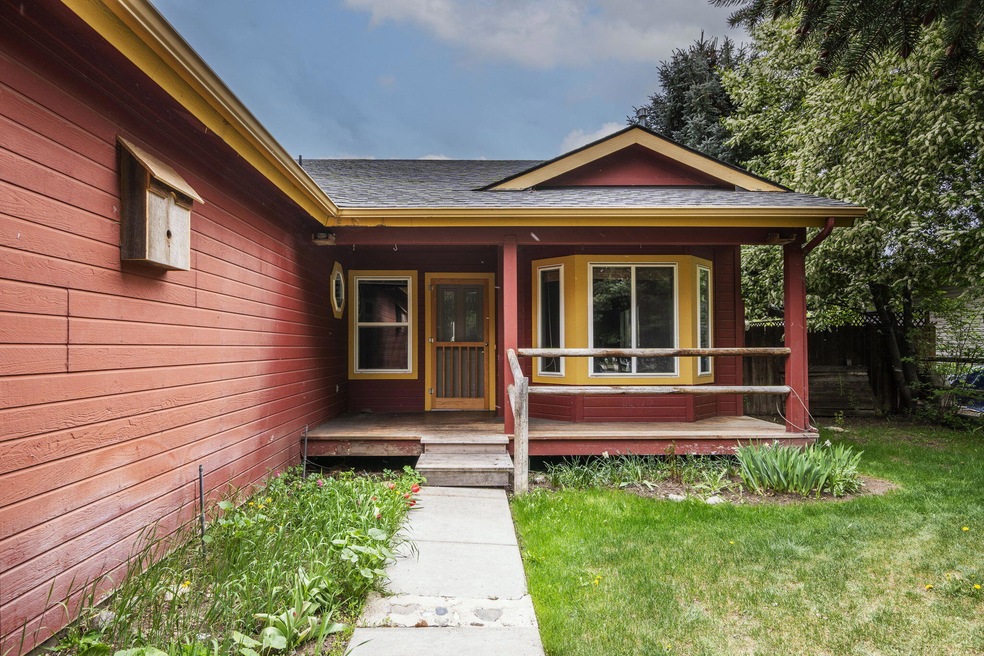 Under Contract $580,000 • Co-Listing Agent