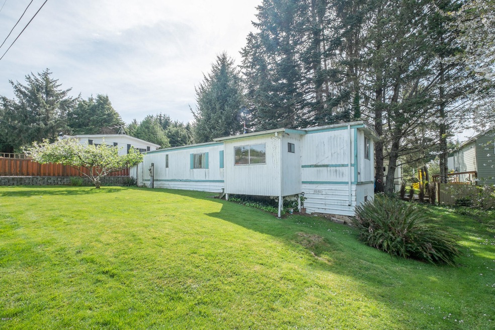 615 SE Oar Ave, Lincoln City, OR 97367 - photo 1