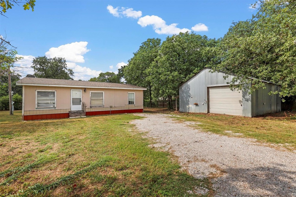 4501 Tulip Dr, Granbury, TX 76049 - photo 1