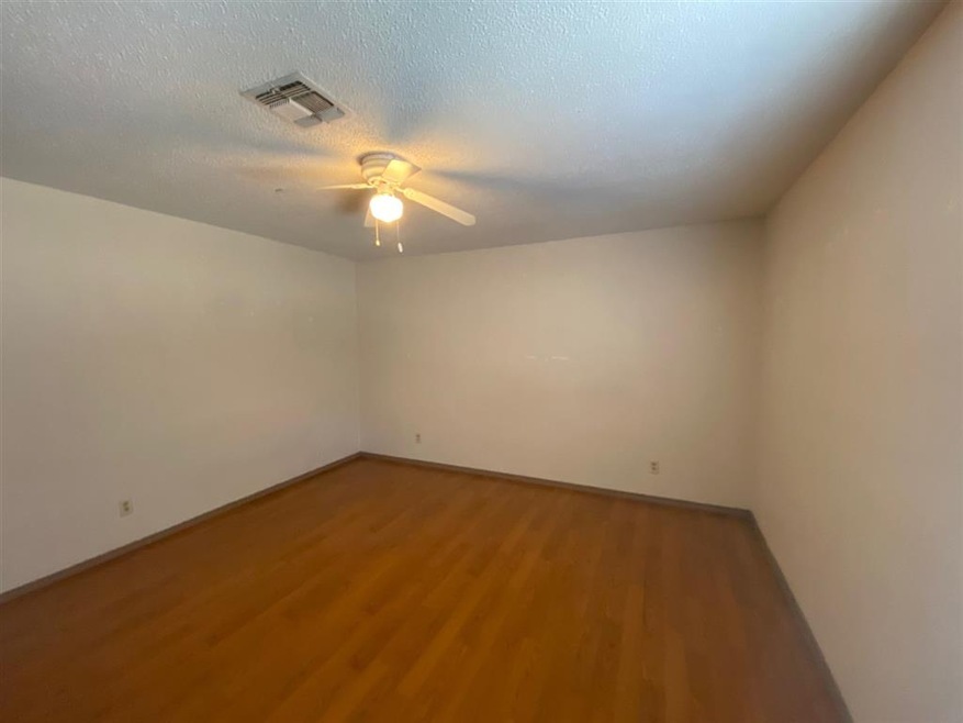 819 W D Ave, Cache, OK 73527 - photo 1