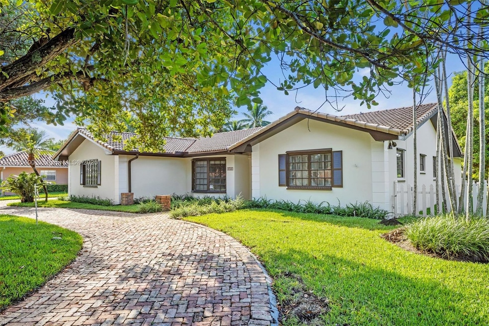 8340 SW 83rd St, Miami, FL 33143 - photo 1