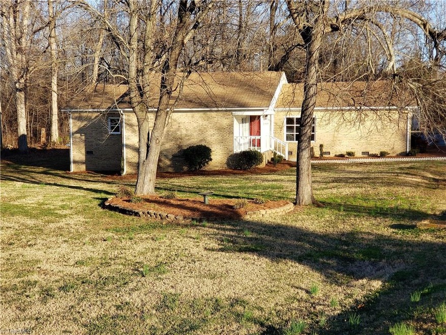 6130 Muddy Creek Rd, High Point, NC 27263 - photo 1