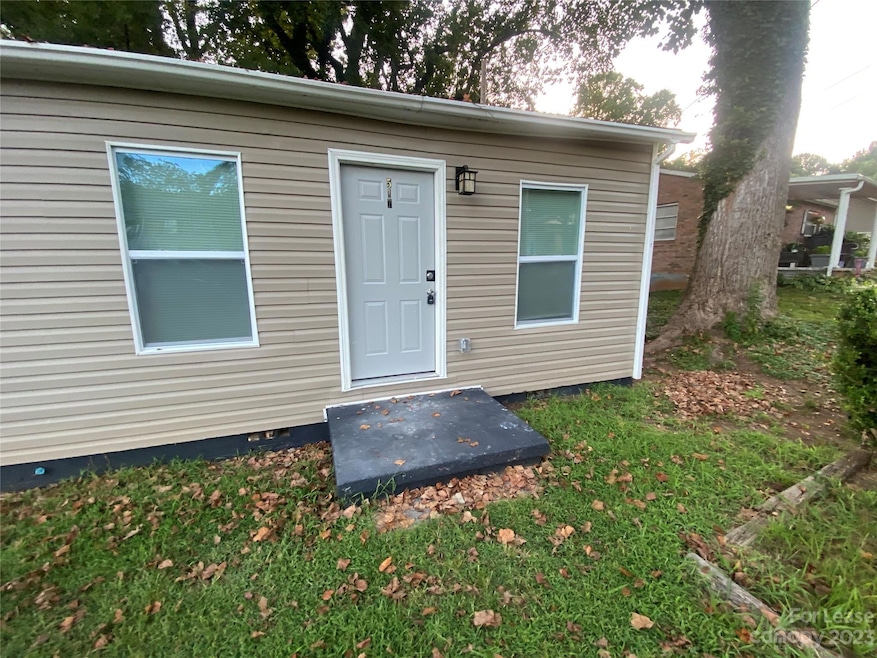 517 Sylvia St, Statesville, NC 28677 - photo 1