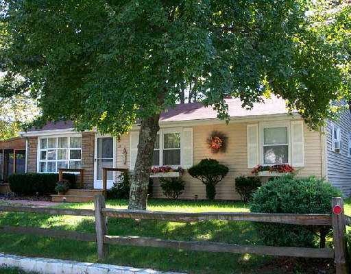 28 Valrene St, Coventry, RI 02816 - photo 1