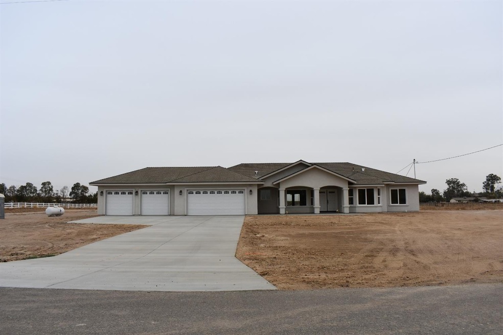 19690 Road 31, Madera, CA 93638 - photo 1