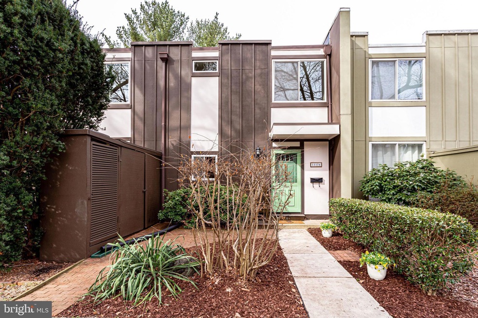 11174 Forest Edge Dr, Reston, VA 20190 - photo 1