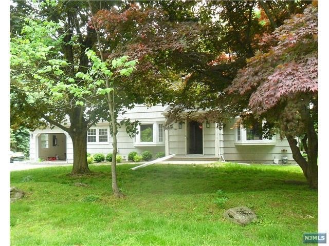 10 Manor Rd unit 3, Harrington Park, NJ 07640 - photo 1