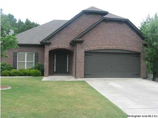 GREAT CURB APPEAL.  NEAT AS A PIN, INSIDE AND OUT.