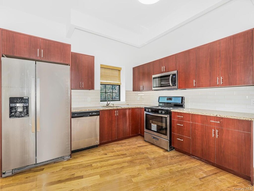 320 Soundview Ave unit 2S, Bronx, NY 10473 - photo 1