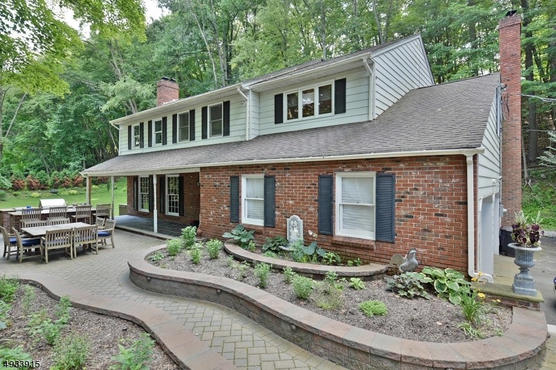 219 W Saddle River Rd, Saddle River, NJ 07458 - photo 1