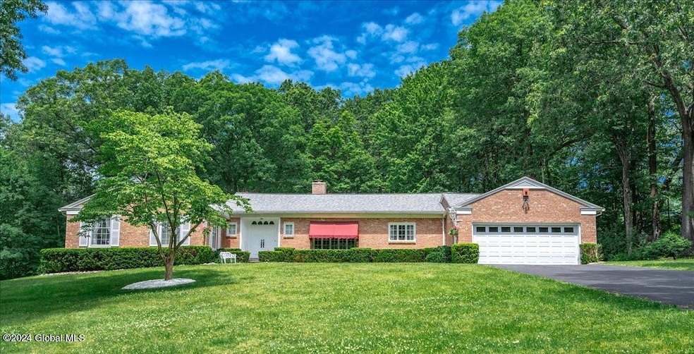 5 Sage Hill Ln, Albany, NY 12204 - photo 1