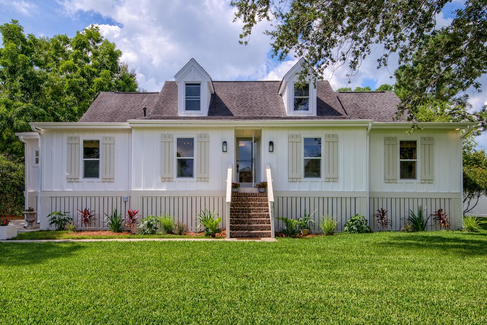957 Travers Dr, Charleston, SC 29412 - photo 1
