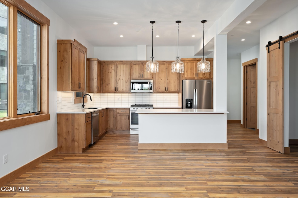 G102-5LR into Kitchen