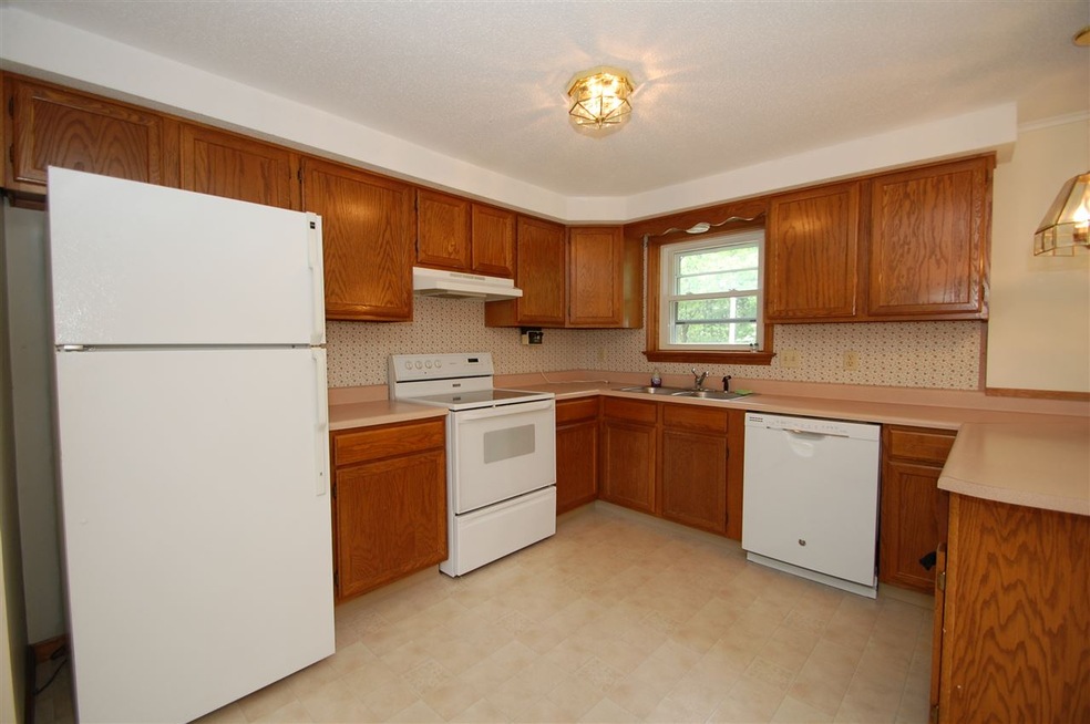 518 Titus Ave, Manchester, NH 03103 - photo 1