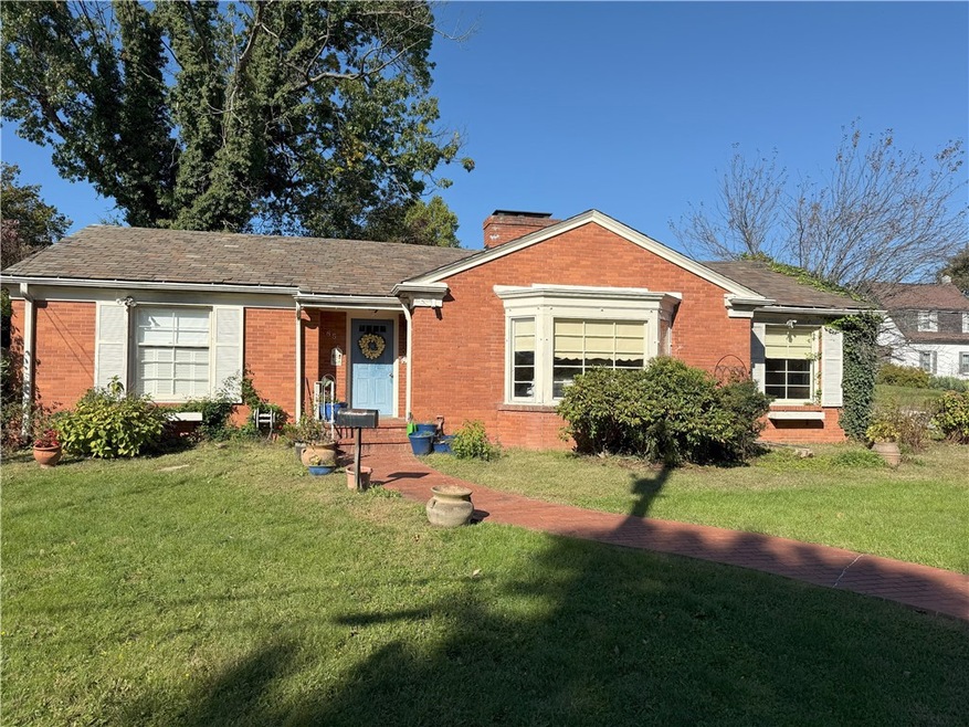 858 Spring St, Latrobe, PA 15650 - photo 1