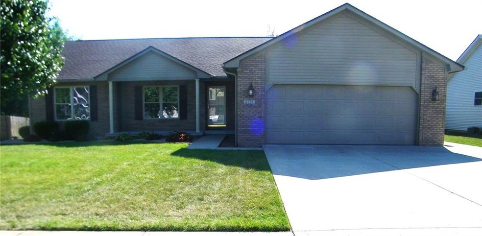 6126 E Meadow Ridge Rd, Columbus, IN 47203 - photo 1