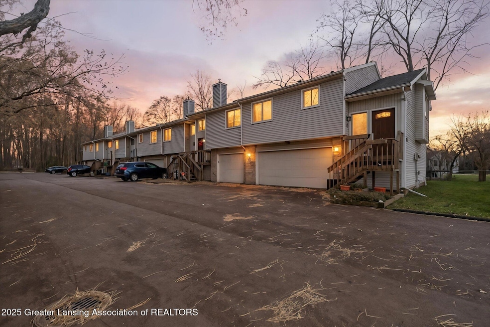 5041 Willoughby Rd unit 4, Holt, MI 48842 - photo 1