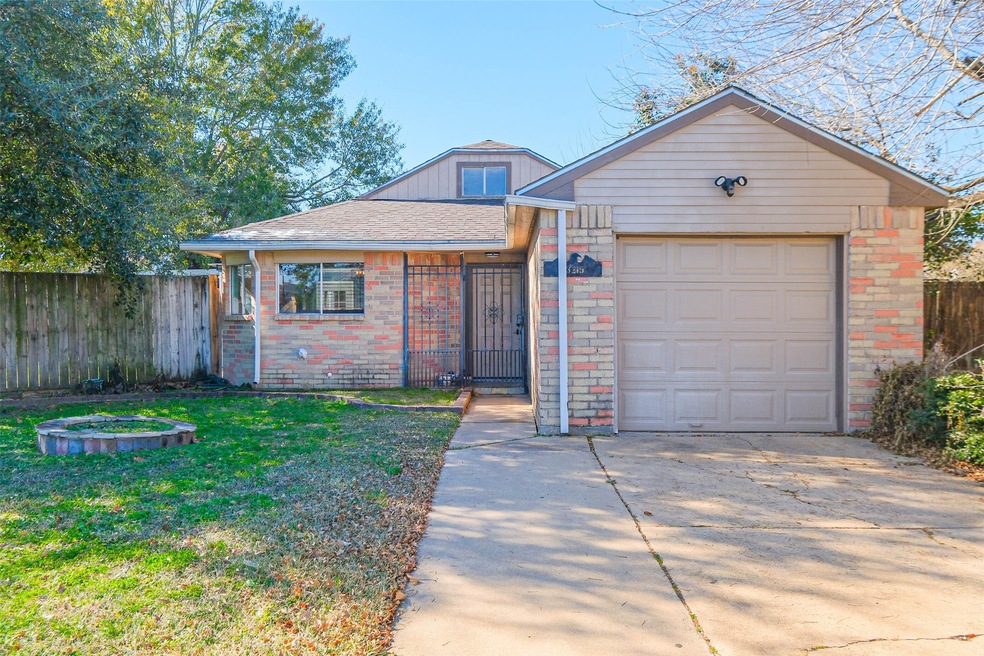 13219 Fountaincrest Ct, Houston, TX 77041 - photo 1