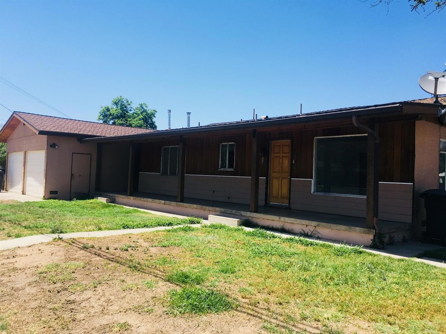 480 W Henderson Ave, Porterville, CA 93257 - photo 1