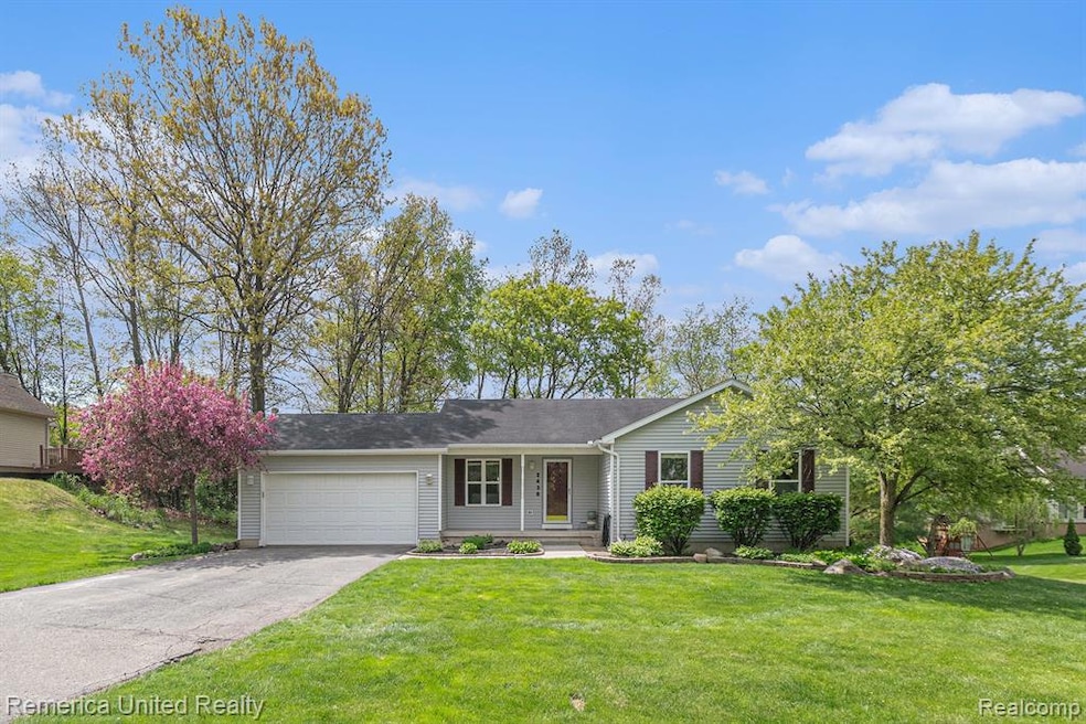 2438 Melvin Dr, Howell, MI 48843 - photo 1