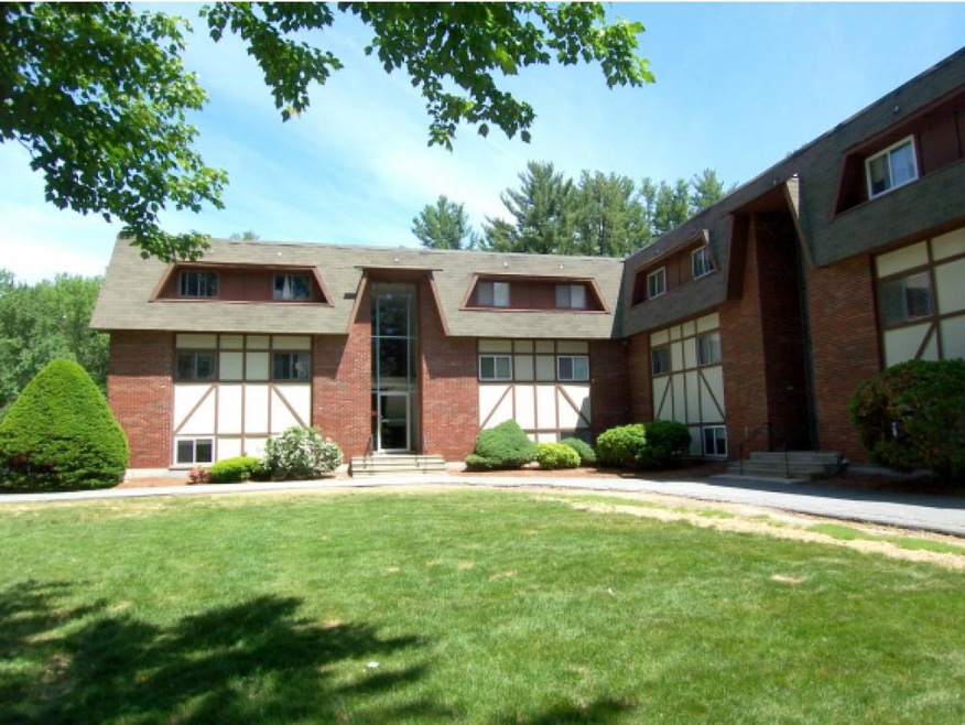 34C Constitution Dr unit 34, Londonderry, NH 03053 - photo 1