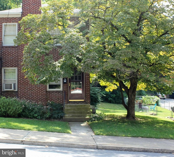 124 N Broad St, Waynesboro, PA 17268 - photo 1