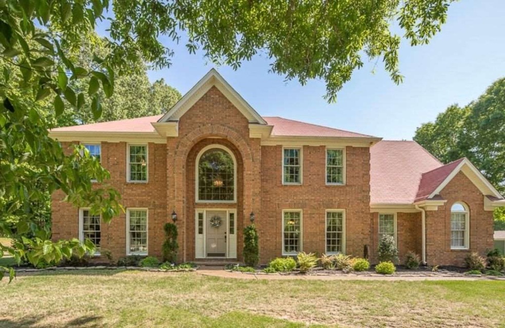Beautiful home w/inground pool. Oversized rooms.  