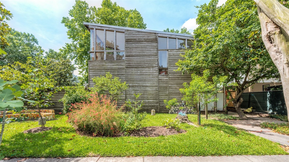 1102 Euclid St, Houston, TX 77009 - photo 1