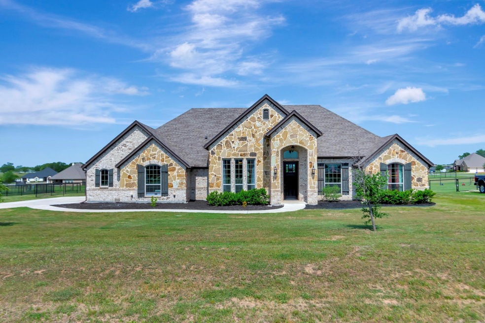 104 Spirit Ct, Weatherford, TX 76087 - photo 1