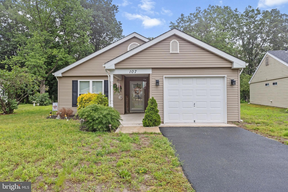 107 Buckingham Dr, Southampton, NJ 08088 - photo 1
