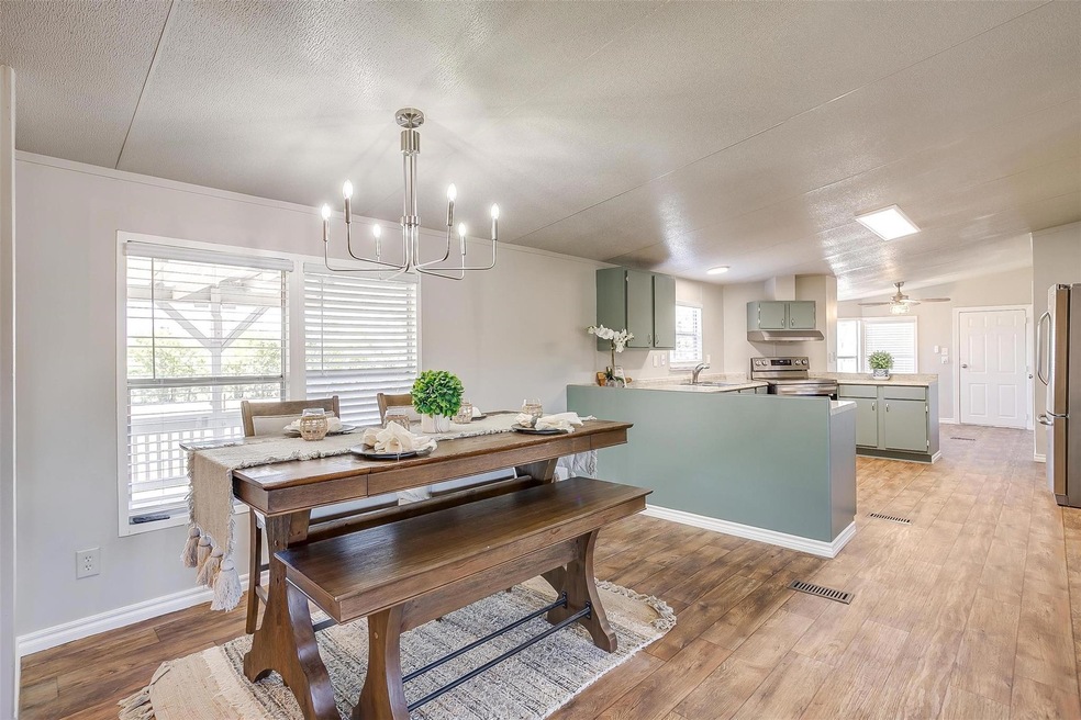 4324 Smiling Hills Ct, Cleburne, TX 76031 - photo 1