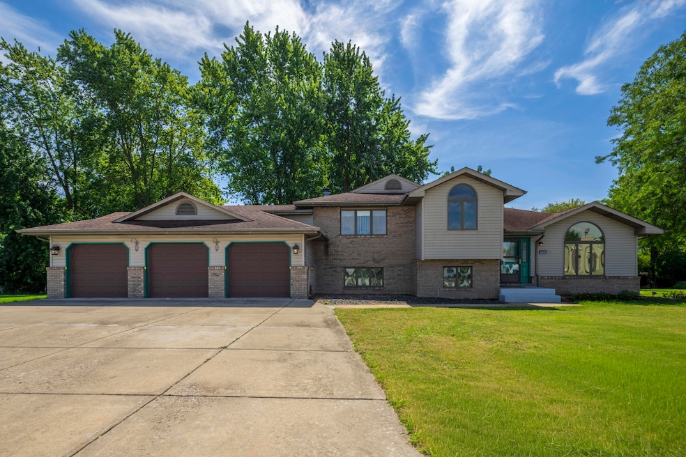 10046 Polk Ct, Crown Point, IN 46307 - photo 1