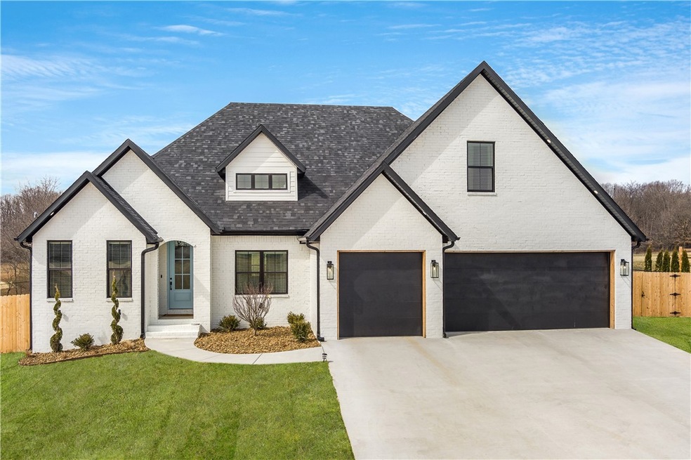 14945 Tikaani Dr, Siloam Springs, AR 72761 - photo 1