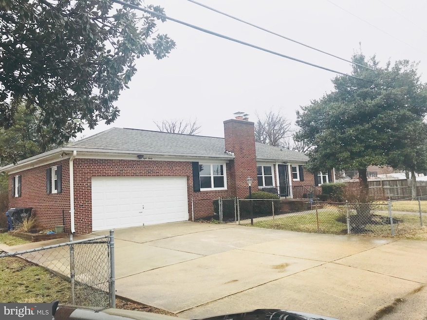 5830 Arnet St, Falls Church, VA 22041 - photo 1