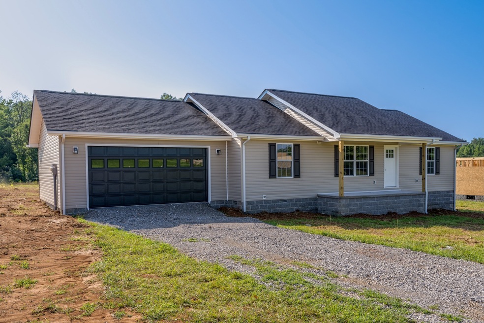 11959 Old Kentucky Rd, Sparta, TN 38583 - photo 1